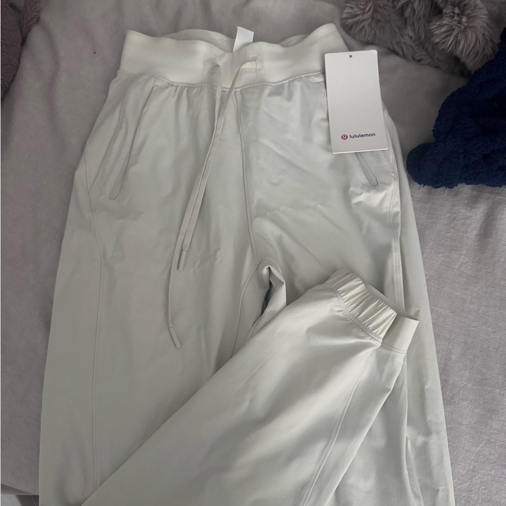 Lululemon license to train HR pants